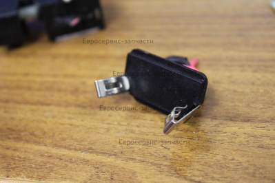 Пластина контактная