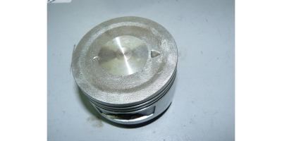 Поршень D77