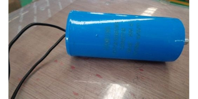 Конденсатор 300мкФ 450В СD60