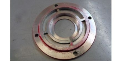 Фланец корпуса виброэлемента