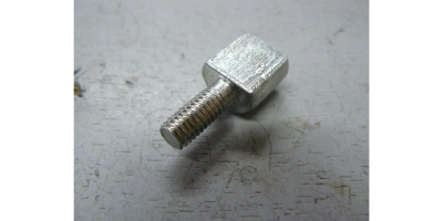 Болт центрирующий